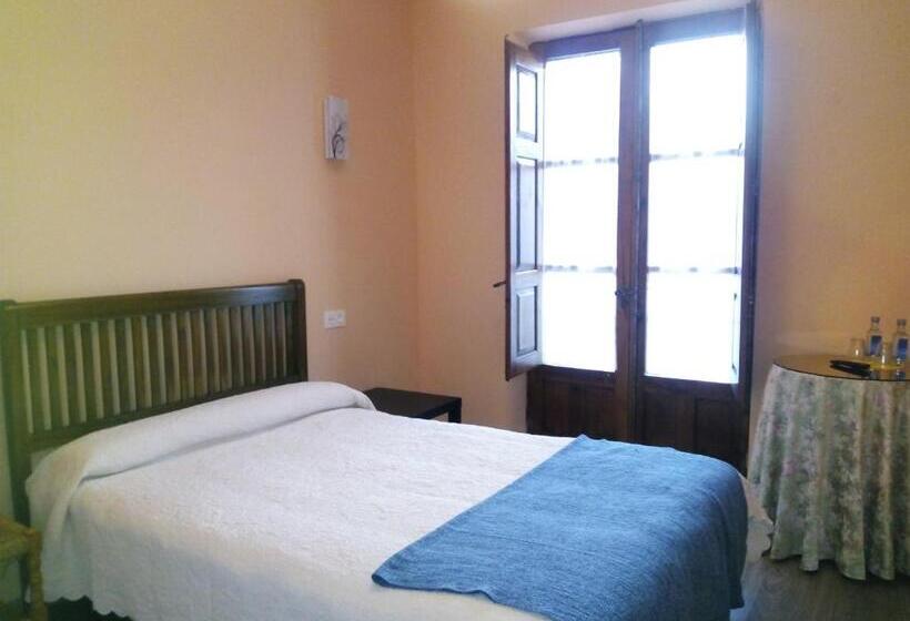 호스텔 La Posada De Pesquera