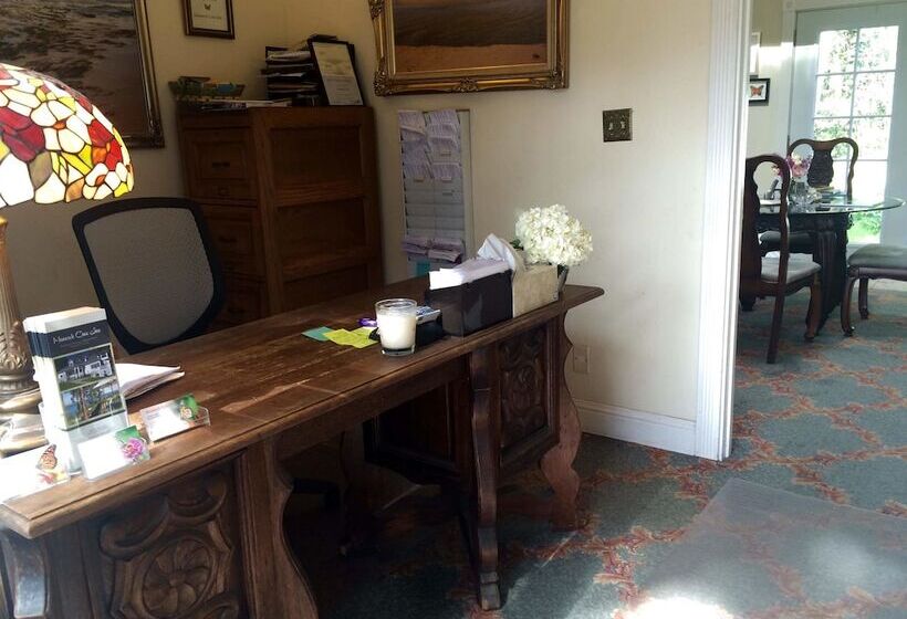 فندق صغير Monarch Cove Inn