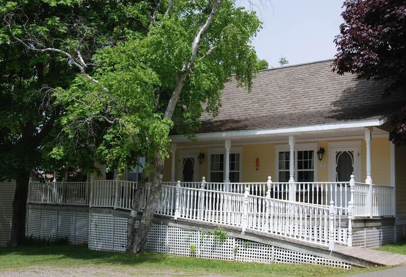 ユースホステル Shining Waters Country Inn