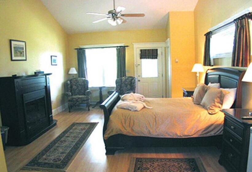 ユースホステル Shining Waters Country Inn