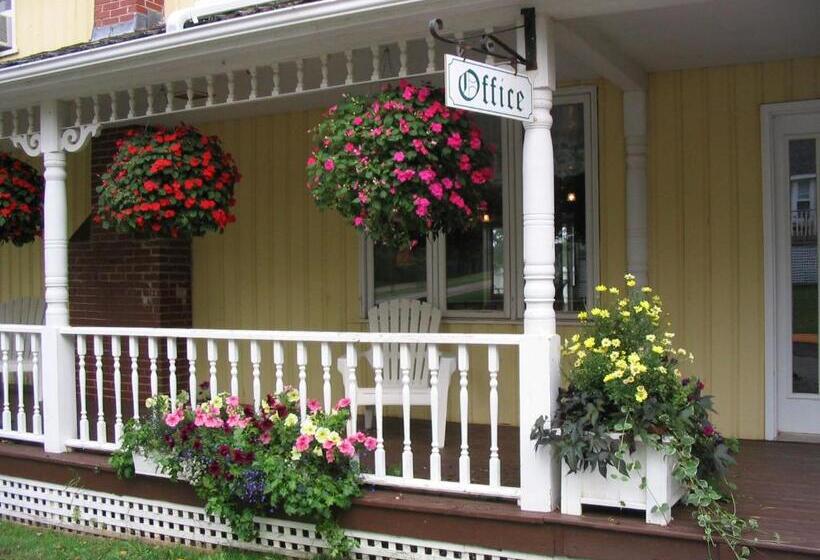 ユースホステル Shining Waters Country Inn