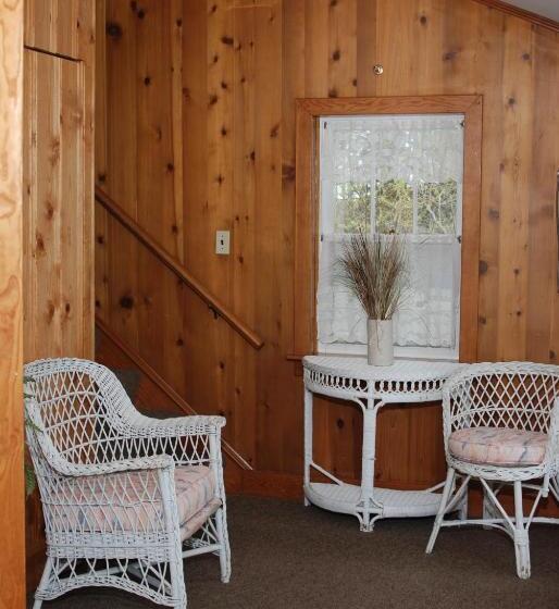 ユースホステル Shining Waters Country Inn