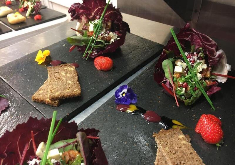 Общежитие Bentley Brook Inn