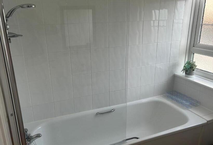 Общежитие The Yacht Inn