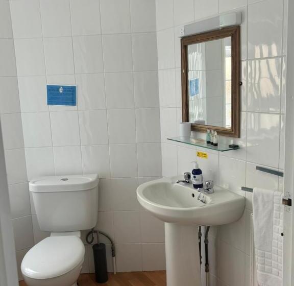 Общежитие The Yacht Inn