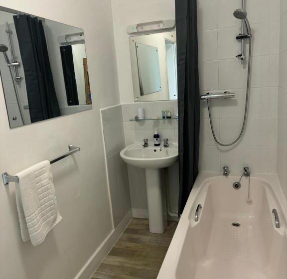 Общежитие The Yacht Inn