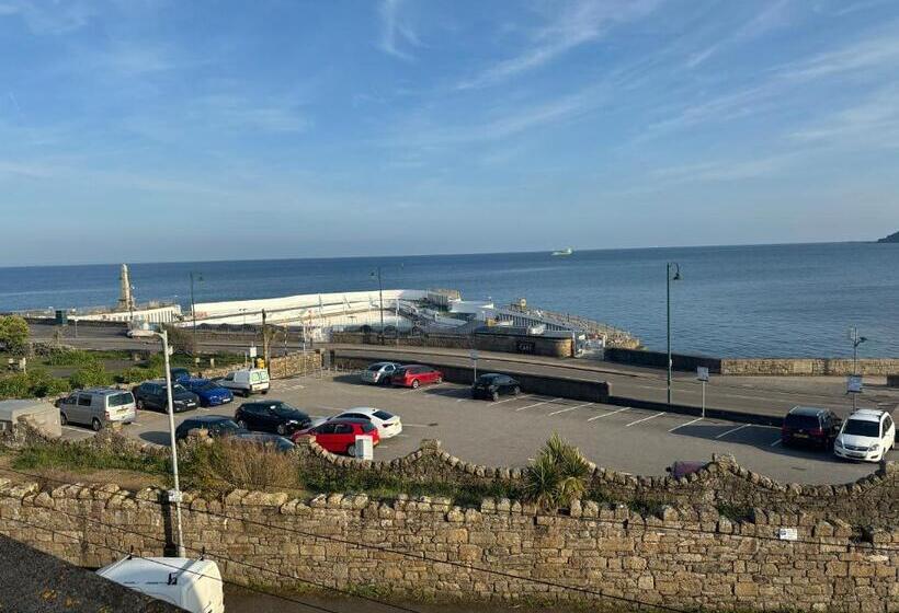 Общежитие The Yacht Inn