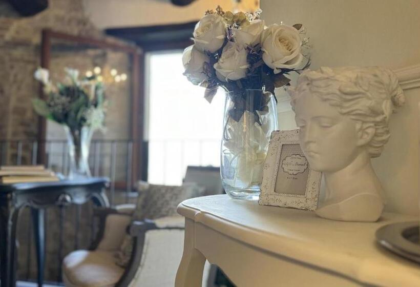 تختخواب و صبحانه Residenza Teatro Antico