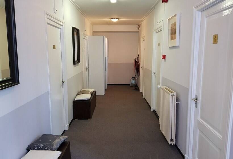 Cafe Pension The Chandelier