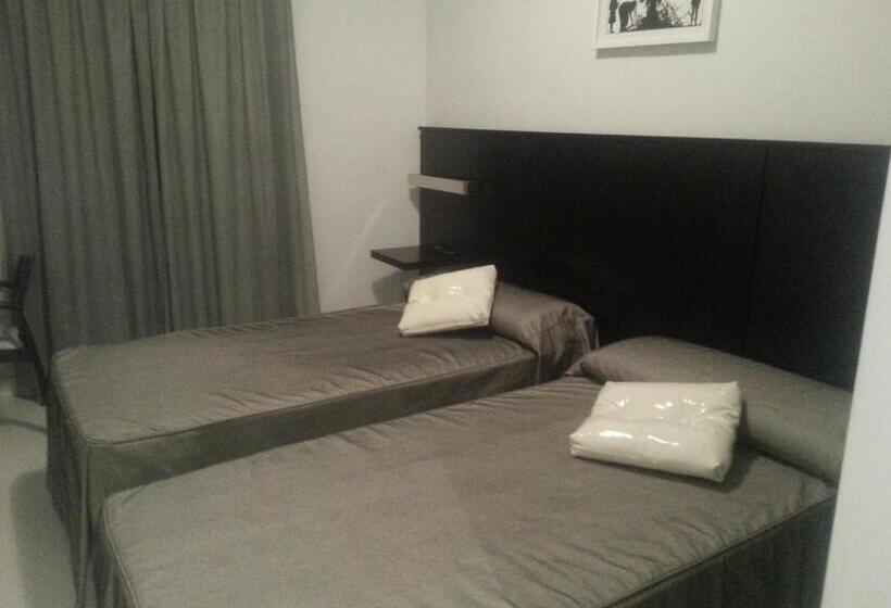 פנסיון Casa De Larios