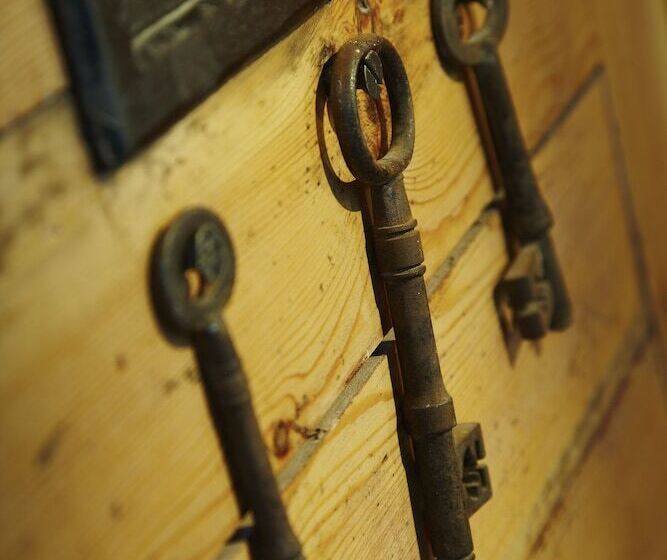 Пансион Hang Your Hat The Cottage