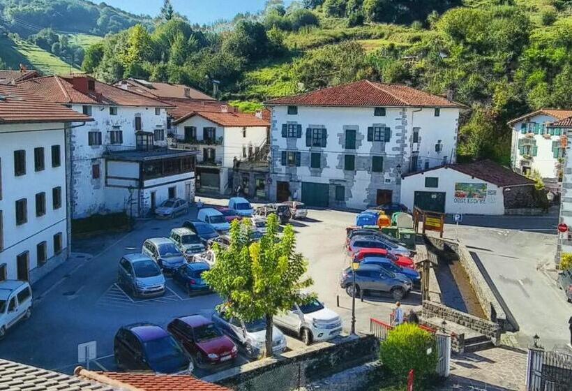 펜션 Hostal Ekaitza