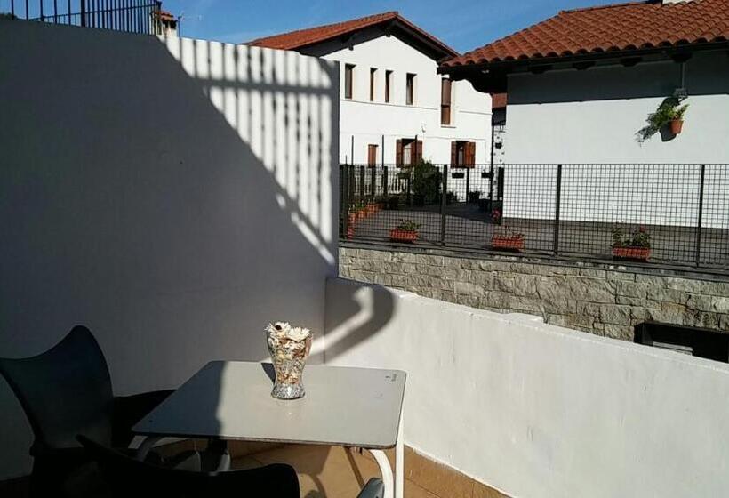 펜션 Hostal Ekaitza