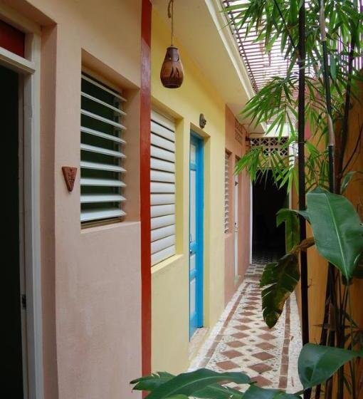 بنسيون La Choza Guesthouse