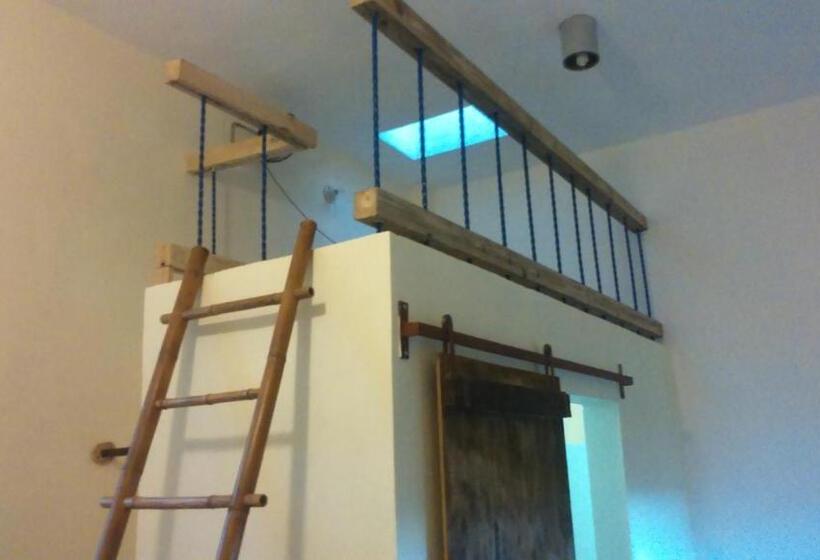 بنسيون La Choza Guesthouse