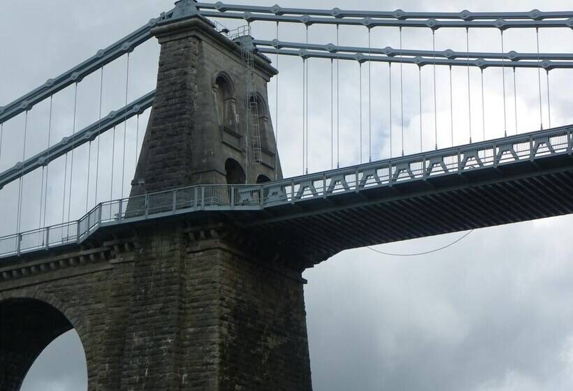 פנסיון Monravon Guest House