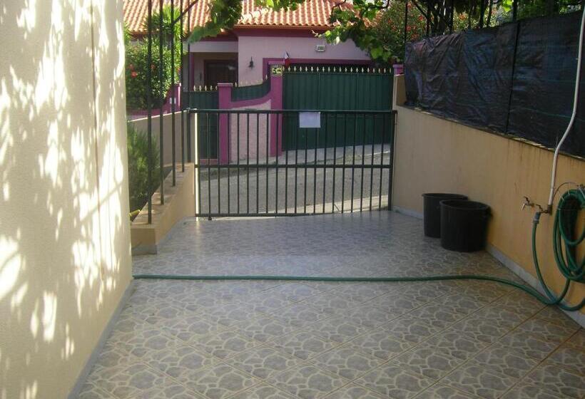 بنسيون Residencia Ana