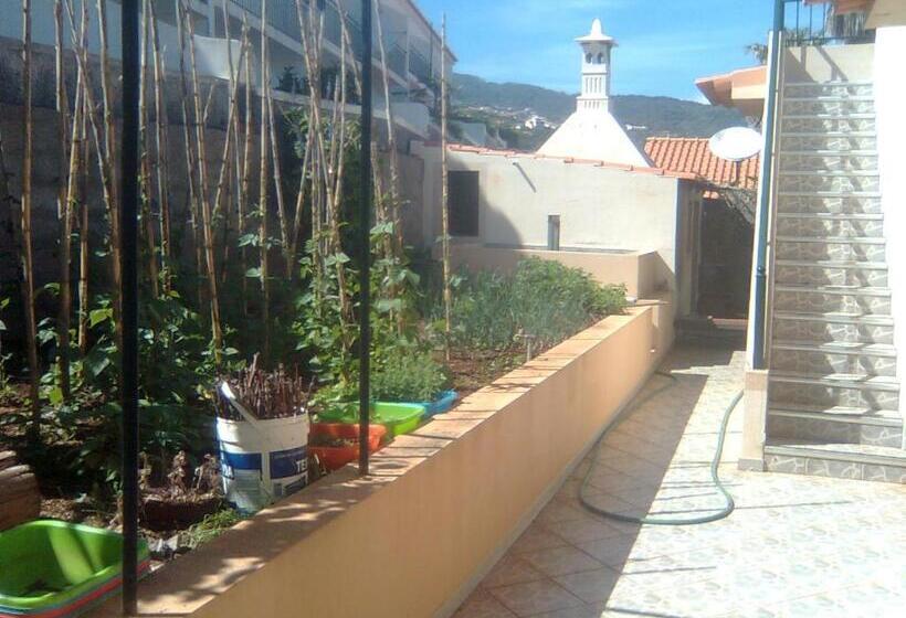 بنسيون Residencia Ana