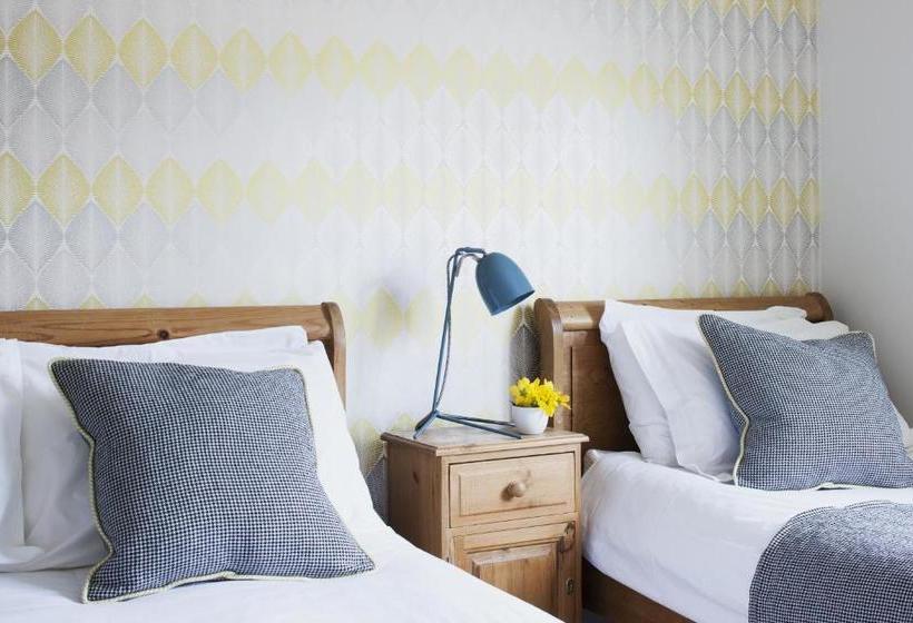 Пансион The Townhouse Strand