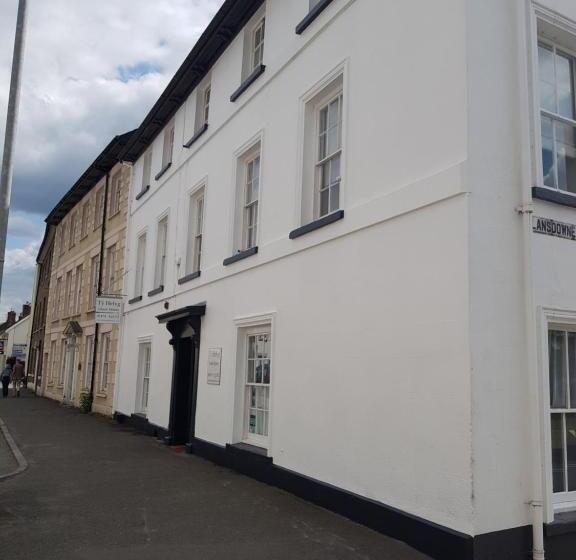 פנסיון Ty Helyg Guest House