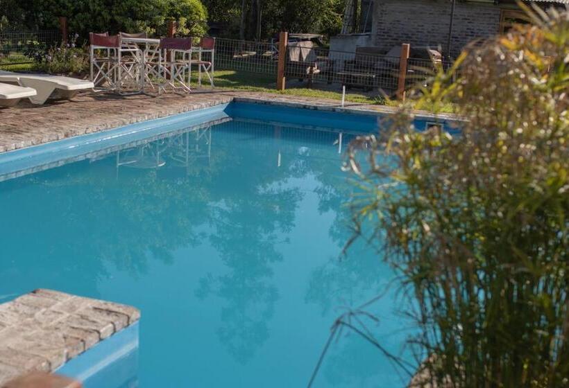 هاستل Hostal Canela