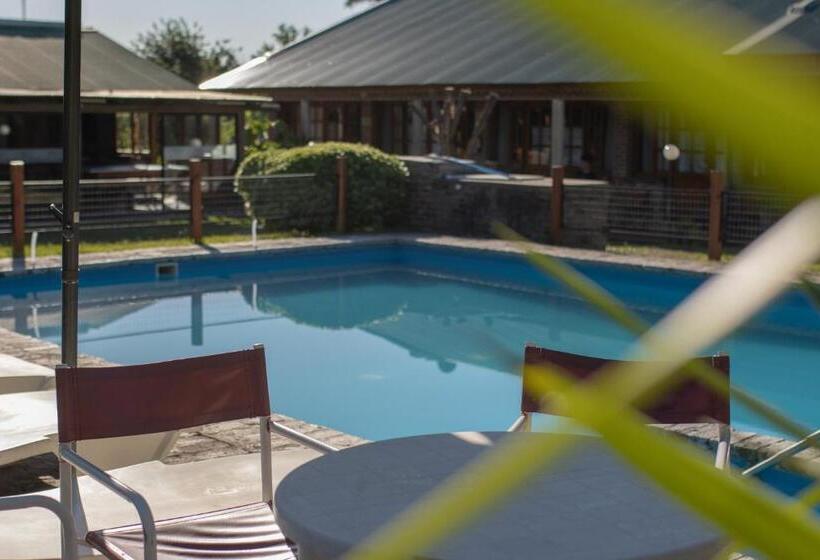 Общежитие Hostal Canela