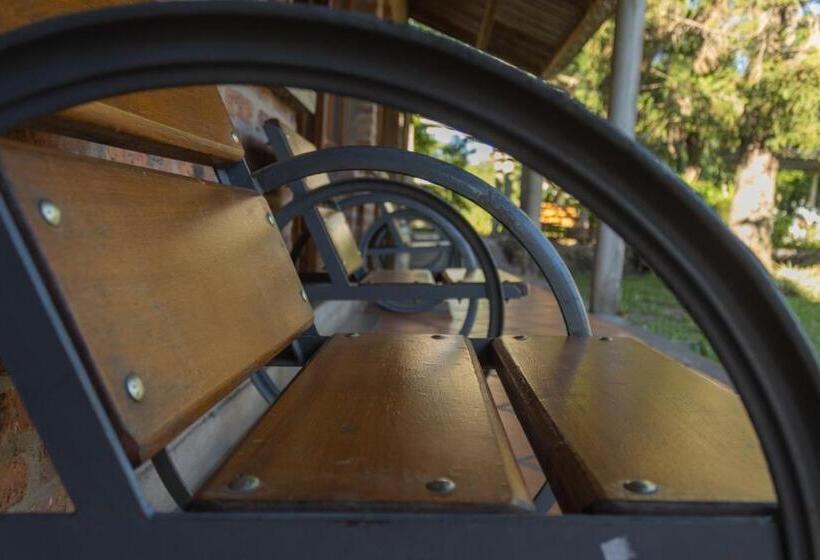 Общежитие Hostal Canela