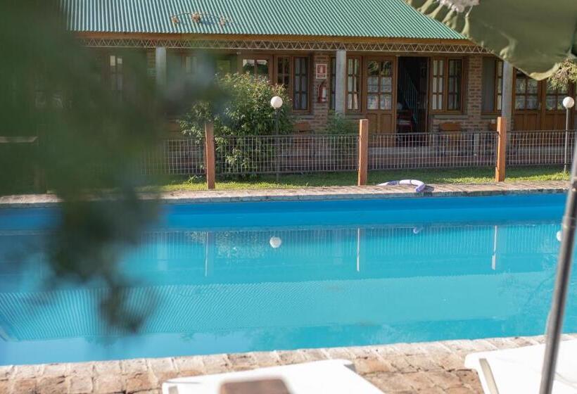 Общежитие Hostal Canela