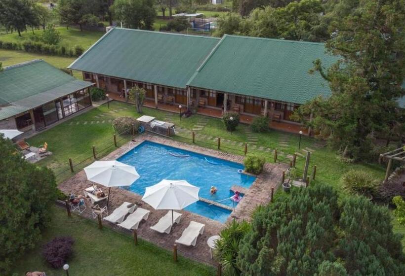 هاستل Hostal Canela