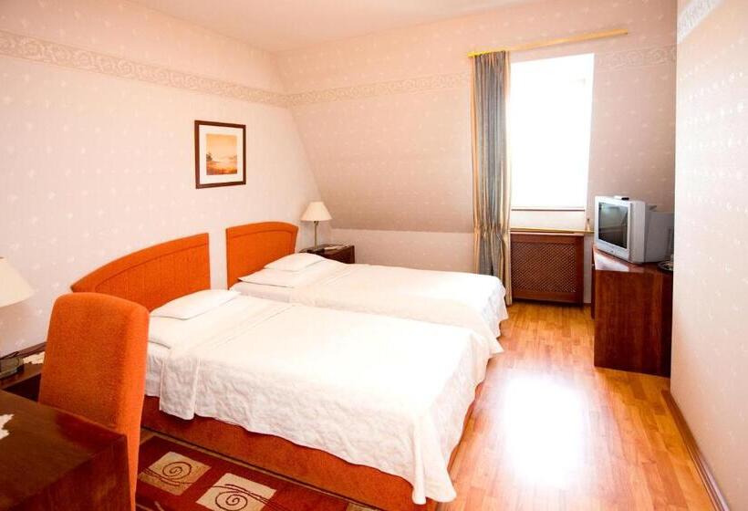 Göcsej Palatinus étterem és Panzió