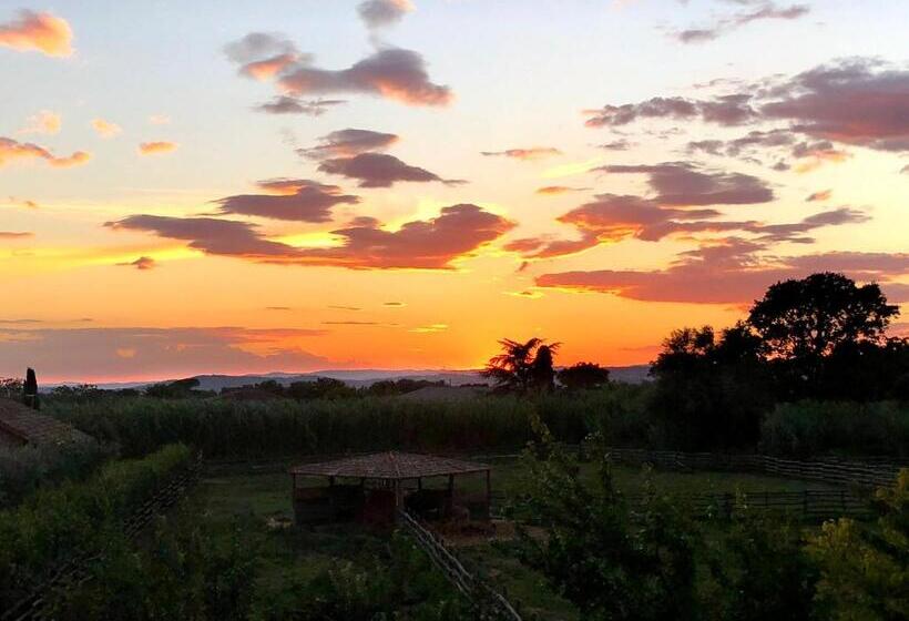 هتل Pian De' Somari