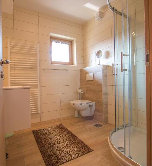 هتل Tourist Farm Megušar