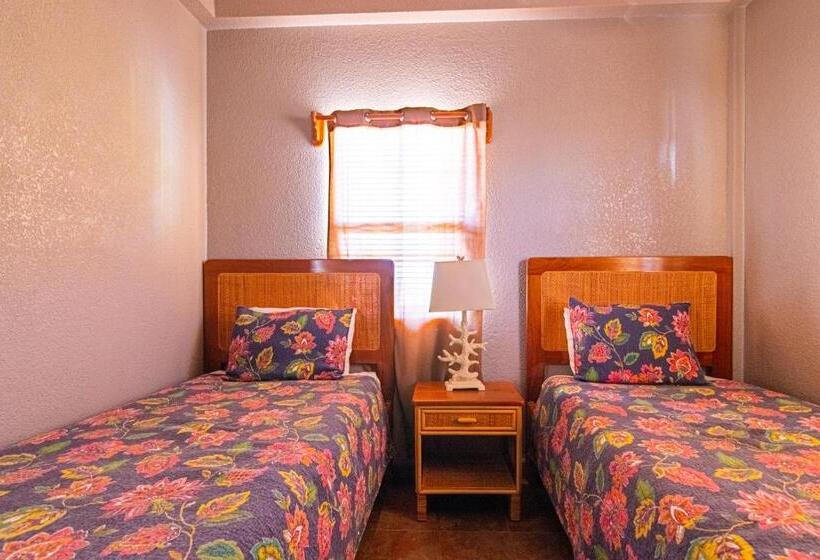 Lighthouse Beach Villas