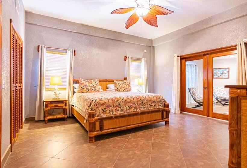 Lighthouse Beach Villas