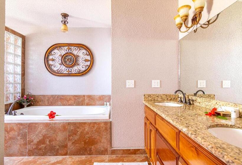 Lighthouse Beach Villas