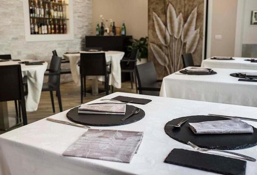 Пансион Bhl Boutique Rooms Legnano