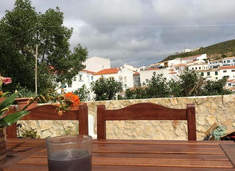 펜션 Carrapateira Lodge