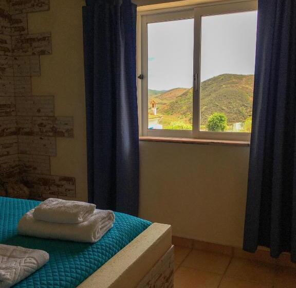 펜션 Carrapateira Lodge