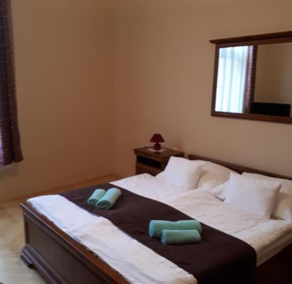 膳宿费 Csanabella House