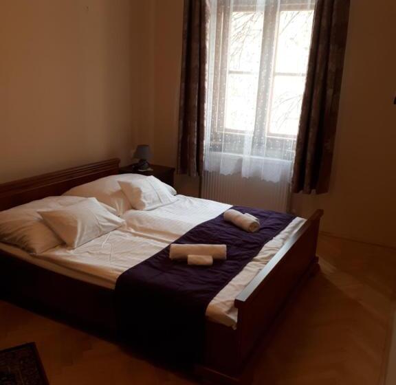 膳宿费 Csanabella House