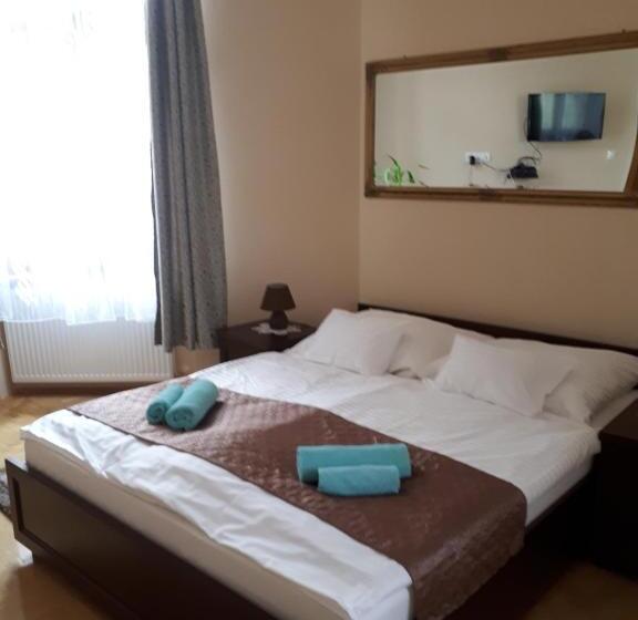 膳宿费 Csanabella House