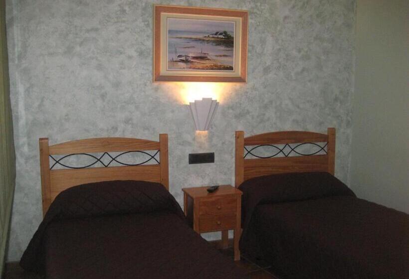 بنسيون Hostal Guarni