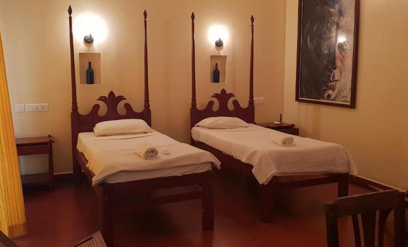 Пансион Raintree Lodge