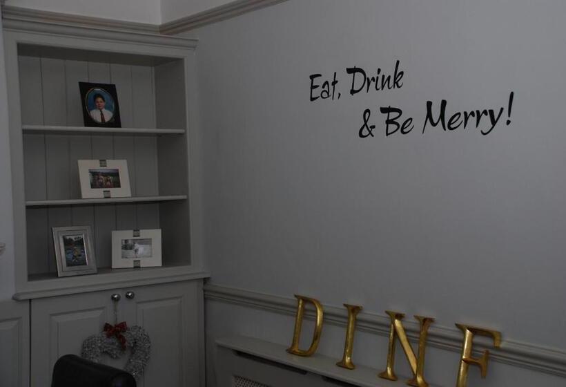 بنسيون Springdale Guest House