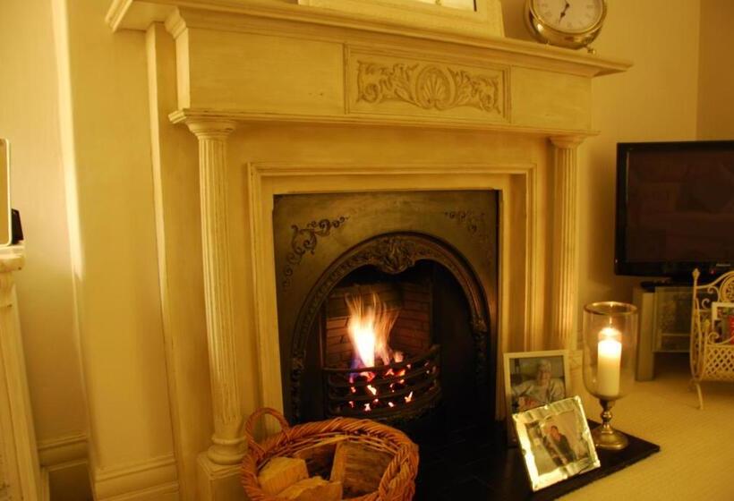 بنسيون Springdale Guest House