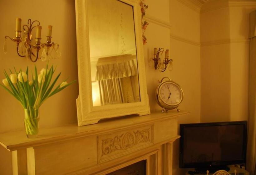 بنسيون Springdale Guest House