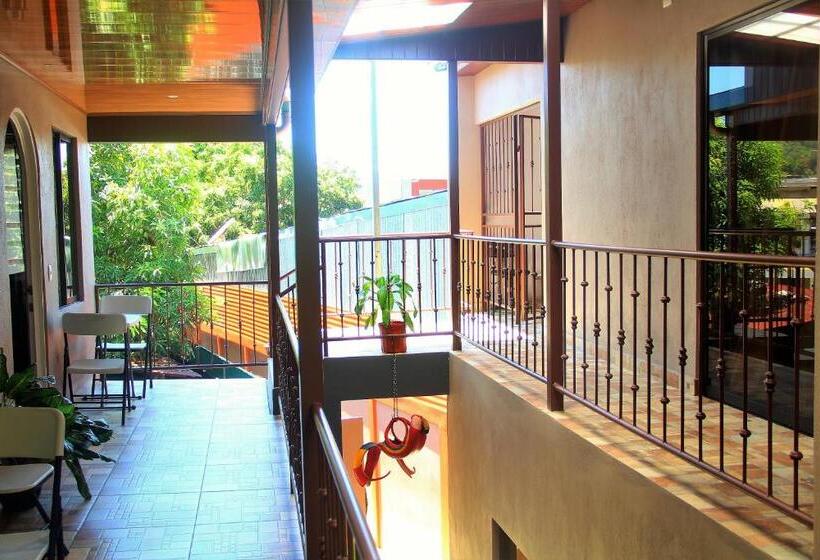 הוסטל Apartamentos Mansión Tropical