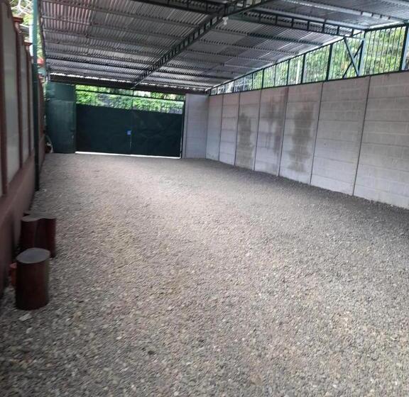 הוסטל Apartamentos Mansión Tropical