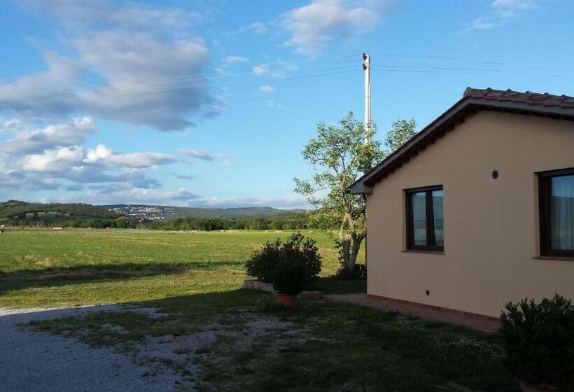 هتل Agriturismo Podere La Cascata