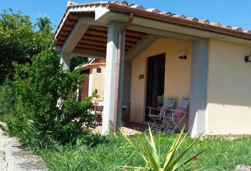 هتل Agriturismo Podere La Cascata